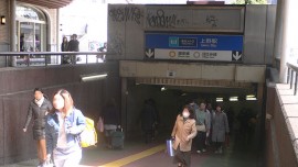 フォトストーリー 写真に隠された真実　STORY.15  かつて浮浪児たちがたむろしていた上野駅地下道